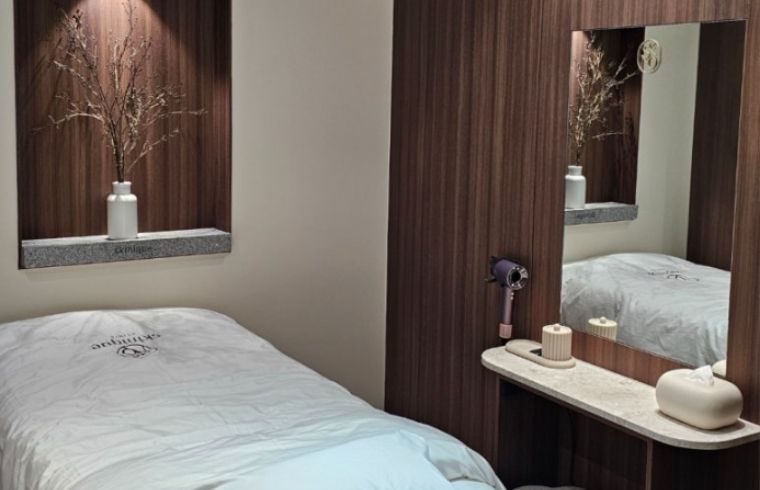 Skinique interior